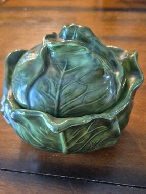 Cabbage Bowl Green  Removable Lid Deep Green With Lighter Green Leaf Accents